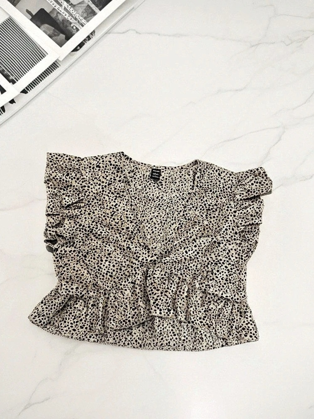 SHEIN LUNE Cropped Casual Leopard Print V-Neck Blouse Beige & Black Small, NWOT